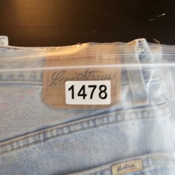 Vintage Signature Levi Strauss Relaxed Fit Denim Jeans Mens 34x32 Actual 32x30 - Picture 15 of 15